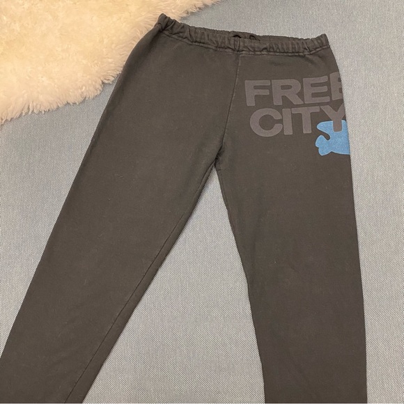 Used cond black freecity joggers - sz am - Picture 5 of 11